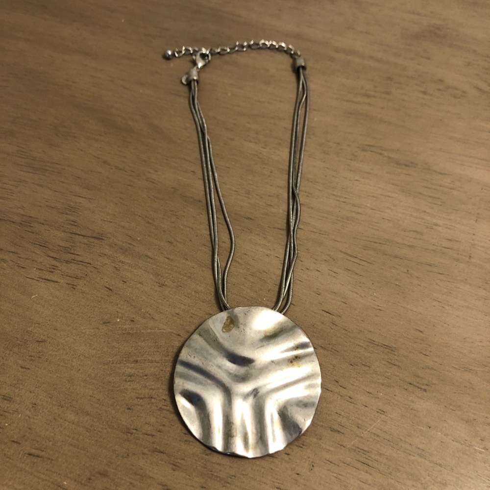 Chico’s Elegant Silver Tone Circular Pendant Necklace *tarnished*